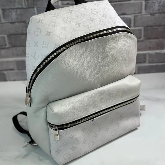 Louis Vuitton Discovery Backpack - Picture 3 of 9